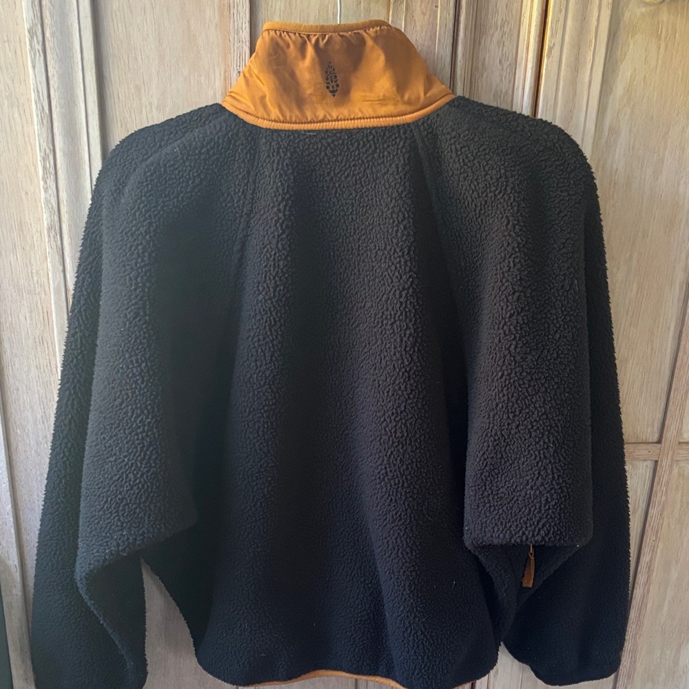 FREE PEOPLE Cozy Black and Orange Fleece Jacket - Picture 4 of 4